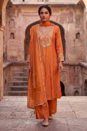 Two Sisters By Gyans_Orange Chanderi V-neck, Yes Zari Embroidered Straight Kurta Pant Set _Online_at_Aza_Fashions