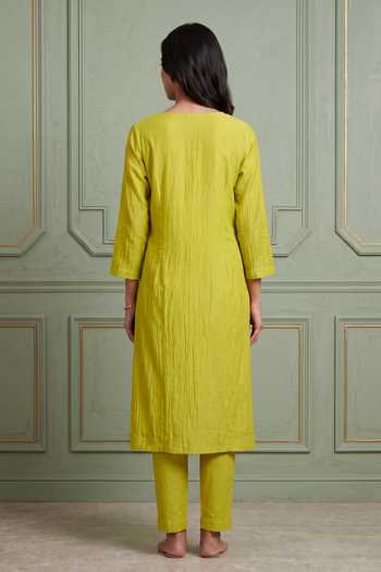 Two Sisters By Gyans Floral Thread Embroidered Kurta Set 