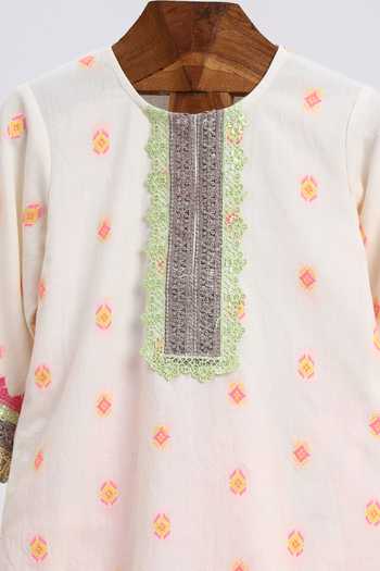 MINIME ORGANICS_Off White Cotton Butti Print Kurta And Salwar Set _Online_at_Aza_Fashions