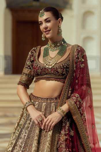 Roqa Gold Tissue, Velvet, Net Sweetheart Neck Rajsi Noor Bridal Lehenga Set Online at Aza Fashions Roqa_Gold Tissue, Velvet, Net Sweetheart Neck Rajsi Noor Bridal Lehenga Set _Online_at_Aza_Fashions