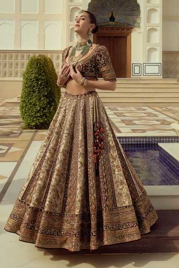 Buy Roqa Gold Tissue, Velvet, Net Sweetheart Neck Rajsi Noor Bridal Lehenga Set Online at Aza Fashions Buy_Roqa_Gold Tissue, Velvet, Net Sweetheart Neck Rajsi Noor Bridal Lehenga Set _Online_at_Aza_Fashions