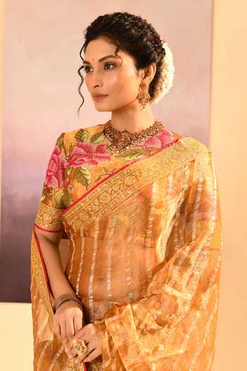singhanias_Gold Tissue Saree With Running Blouse Fabric _at_Aza_Fashions
