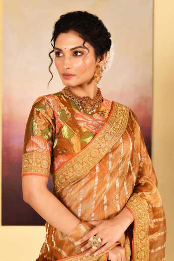 singhanias_Gold Tissue Round Neck Saree With Running Blouse Fabric _at_Aza_Fashions