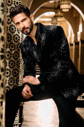 Buy Contrast By Parth Black Velvet Stones, Crystals Nebula Embroidered Tuxedo Set Buy_Contrast By Parth_Black Velvet Stones, Crystals Nebula Embroidered Tuxedo Set