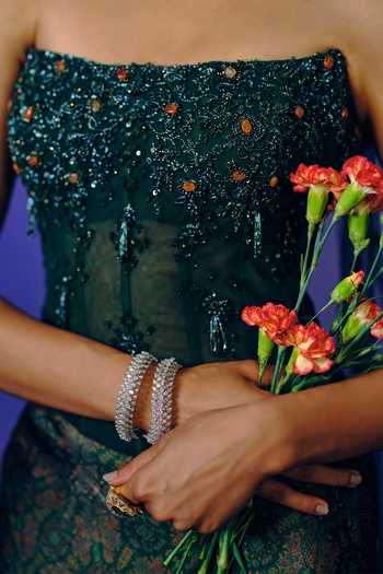 Buy Dolly J Green Crepe, Tulle Embroidery Bandeau Neck Verdant Muse Corset And Skirt Set Online at Aza Fashions Buy_Dolly J_Green Crepe, Tulle Embroidery Bandeau Neck Verdant Muse Corset And Skirt Set _Online_at_Aza_Fashions
