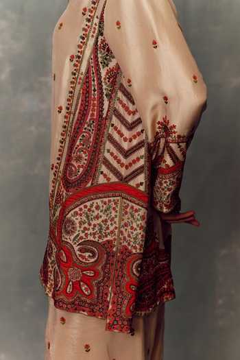 Shop Dolly J Ivory Silk Split V-neck, Yes Kashida Lumiere Kurta Set Online at Aza Fashions Shop_Dolly J_Ivory Silk Split V-neck, Yes Kashida Lumiere Kurta Set _Online_at_Aza_Fashions