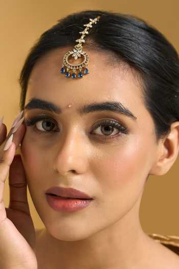 Nazaakat By Samara Singh Stone Studded Maangtikka