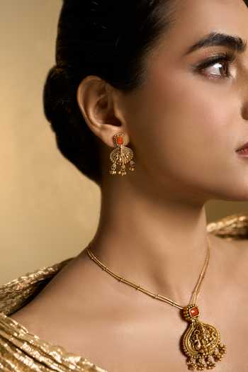 Nazaakat By Samara Singh Temple Necklace Set 