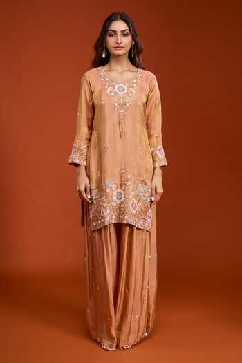 Shop Samyukta Singhania Orange Tissue Embroidery Round Neck Peach Kurta Set Online at Aza Fashions Shop_Samyukta Singhania_Orange Tissue Embroidery Round Neck Peach Kurta Set _Online_at_Aza_Fashions