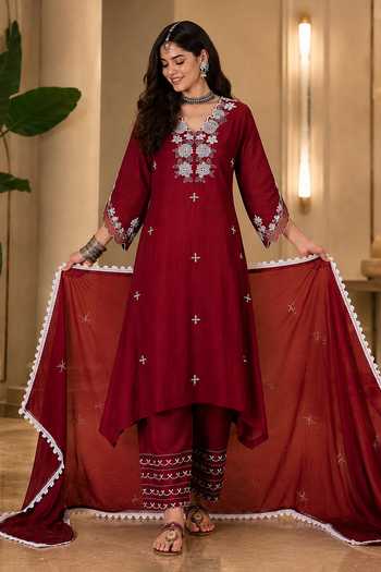 Jhambthreads Neckline Embroidered Kurta Set 