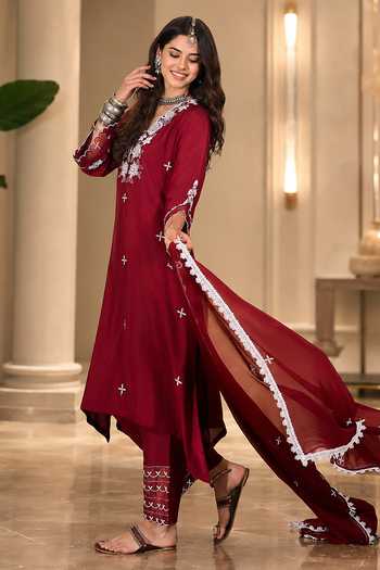 Jhambthreads Neckline Embroidered Kurta Set 