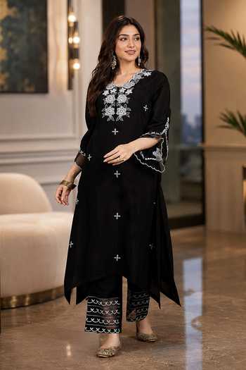 Buy_Jhambthreads_Black Silk V-neck Embroidered Straight Kurta Set _Online_at_Aza_Fashions