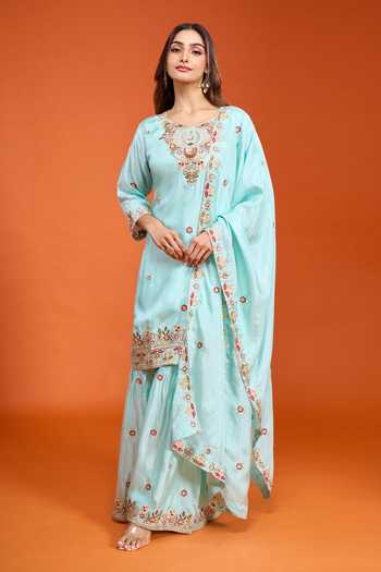 Samyukta Singhania Floral Embroidered Kurta Set 