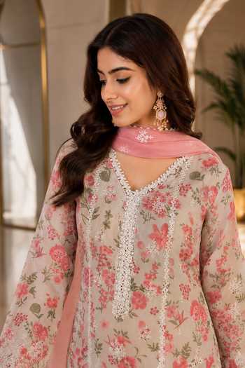 Jhambthreads Beige Organza, Chiffon, Shantoon V-neck Floral Print Kurta Pant Set Online at Aza Fashions Jhambthreads_Beige Organza, Chiffon, Shantoon V-neck Floral Print Kurta Pant Set _Online_at_Aza_Fashions
