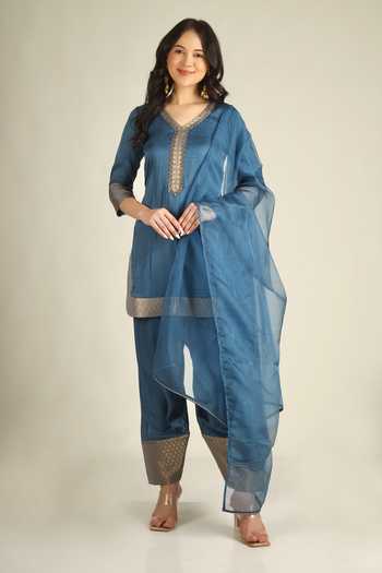 Jhambthreads Placement Embroidered Kurta Set 