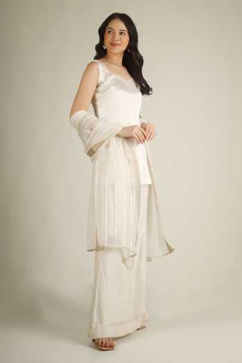 Jhambthreads White Silk, Georgette, Chinon Sweetheart Neck Kurta Pant Set Online at Aza Fashions Jhambthreads_White Silk, Georgette, Chinon Sweetheart Neck Kurta Pant Set _Online_at_Aza_Fashions