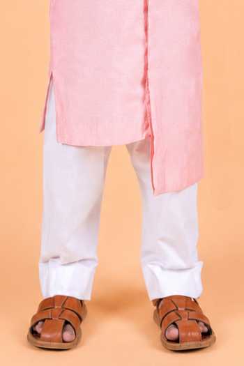 Turqidz By Shweta Aggarwal Pink Chanderi Embroidered Kurta Set Online at Aza Fashions Turqidz By Shweta Aggarwal_Pink Chanderi Embroidered Kurta Set _Online_at_Aza_Fashions