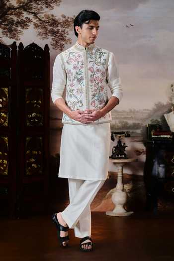 Mahima Mahajan Idris Embroidered Bundi & Kurta Set 