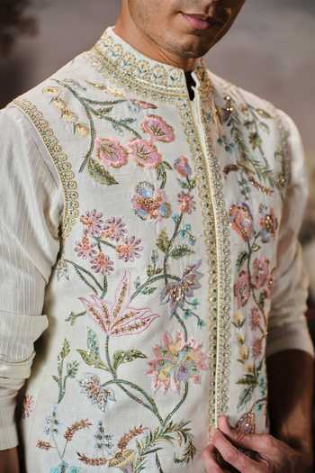 Buy Mahima Mahajan Ivory Silk, Chanderi Embroidery Idris Bundi And Kurta Set Buy_Mahima Mahajan_Ivory Silk, Chanderi Embroidery Idris Bundi And Kurta Set