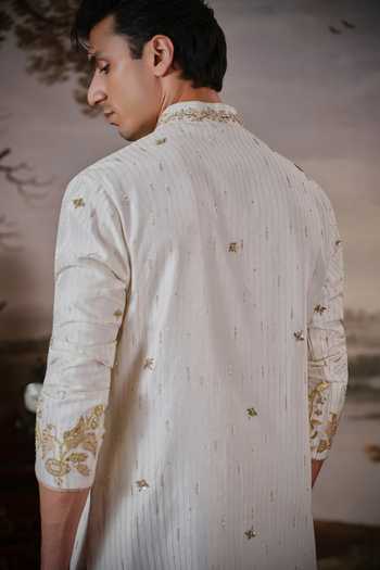 Mahima Mahajan Jihan Embroidered Kurta Set 