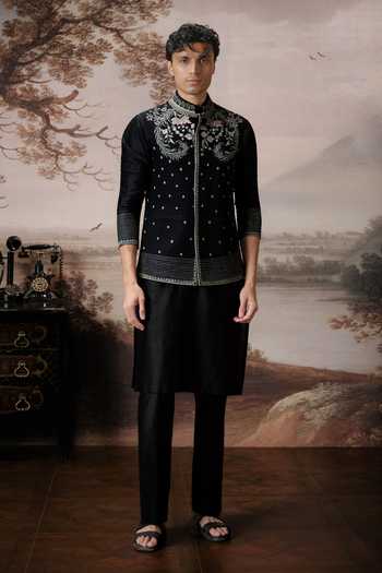 Mahima Mahajan Black Silk, Chanderi Embroidery, Zari Anay Bundi And Kurta Set at Aza Fashions Mahima Mahajan_Black Silk, Chanderi Embroidery, Zari Anay Bundi And Kurta Set _at_Aza_Fashions