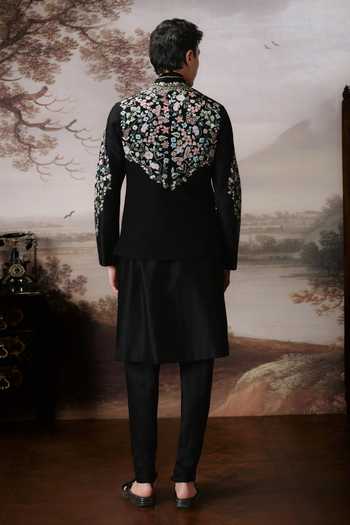 Mahima Mahajan Atharv Embroidered Bundi & Kurta Set