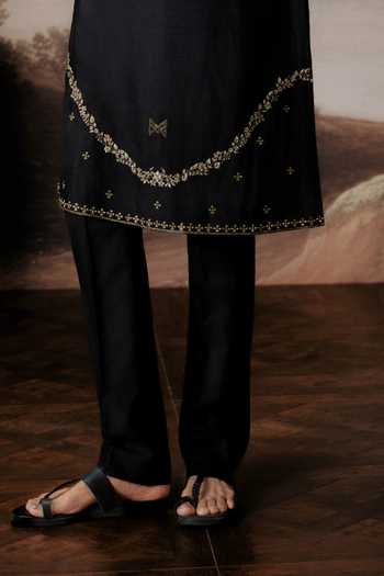 Mahima Mahajan Black Chanderi Zavian Embroidered Kurta Set Online at Aza Fashions Mahima Mahajan_Black Chanderi Zavian Embroidered Kurta Set _Online_at_Aza_Fashions