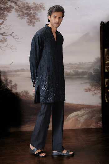 Mahima Mahajan_Black Chanderi Advit Embroidered Kurta Set _Online_at_Aza_Fashions
