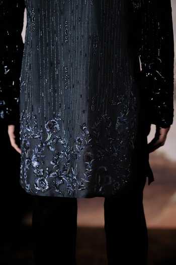 Buy_Mahima Mahajan_Black Chanderi Advit Embroidered Kurta Set _Online_at_Aza_Fashions