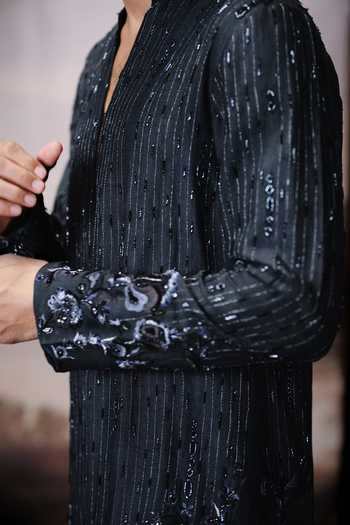 Mahima Mahajan_Black Chanderi Advit Embroidered Kurta Set _at_Aza_Fashions