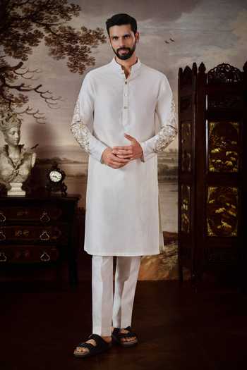 Mahima Mahajan Tejas Embroidered Sleeve Kurta Set