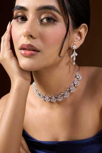 Nazaakat By Samara Singh Floral Pattern Stone Studded Necklace Set 