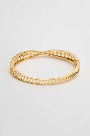 Buy Nazaakat By Samara Singh Gold Plated American Diamond Studded Bracelet Buy_Nazaakat By Samara Singh_Gold Plated American Diamond Studded Bracelet