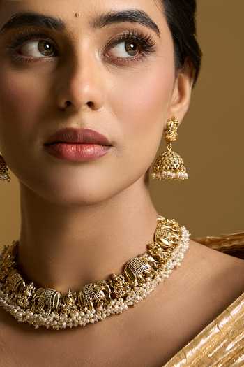 Buy_Nazaakat By Samara Singh_Gold Plated Temple Carved Necklace Set 