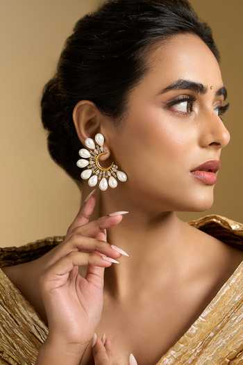 Shop_Nazaakat By Samara Singh_White Pearl Studded Earrings 