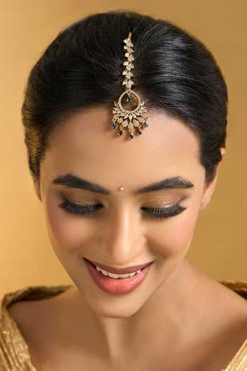 Nazaakat By Samara Singh Blue Stone Drop Maangtikka at Aza Fashions Nazaakat By Samara Singh_Blue Stone Drop Maangtikka _at_Aza_Fashions