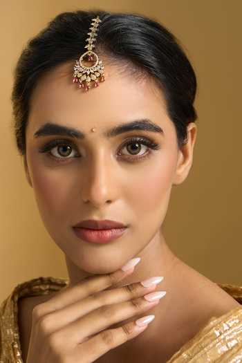 Buy Nazaakat By Samara Singh Red Bead Drop Maangtikka Online at Aza Fashions Buy_Nazaakat By Samara Singh_Red Bead Drop Maangtikka _Online_at_Aza_Fashions