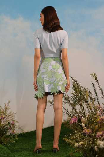 Parneet Gujral Embroidered Cropped Shirt 