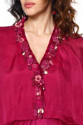 Shop CAPISVIRLEO Pink Silk V-neck Alba Shaded Ruby Kaftan Online at Aza Fashions Shop_CAPISVIRLEO_Pink Silk V-neck Alba Shaded Ruby Kaftan _Online_at_Aza_Fashions
