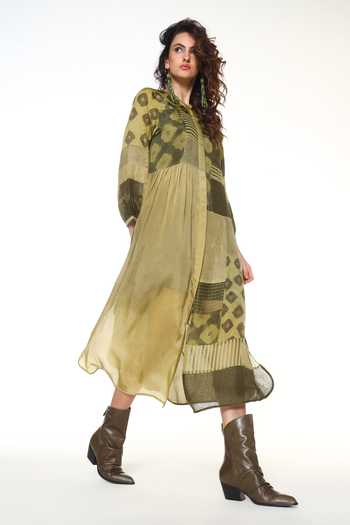 CAPISVIRLEO Green Silk Mandarin Collar Aveline Patchwork Dress Set Online at Aza Fashions CAPISVIRLEO_Green Silk Mandarin Collar Aveline Patchwork Dress Set _Online_at_Aza_Fashions