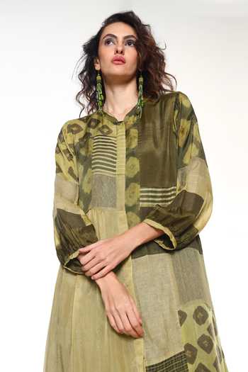 CAPISVIRLEO Green Silk Mandarin Collar Aveline Patchwork Dress Set at Aza Fashions CAPISVIRLEO_Green Silk Mandarin Collar Aveline Patchwork Dress Set _at_Aza_Fashions