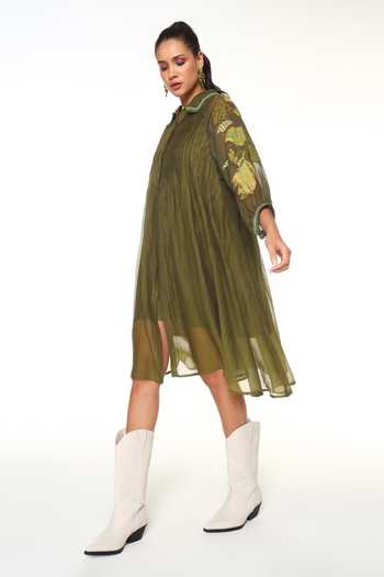 CAPISVIRLEO Olive Green Chanderi Silk Collared Neck Iivy Dress With Inner Online at Aza Fashions CAPISVIRLEO_Olive Green Chanderi Silk Collared Neck Iivy Dress With Inner _Online_at_Aza_Fashions