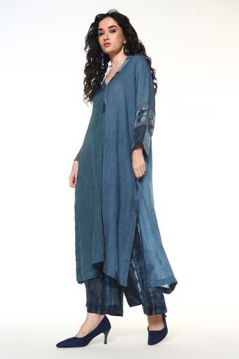 CAPISVIRLEO Blue Silk V-neck Seria Pintucked Long Shirt Tunic Online at Aza Fashions CAPISVIRLEO_Blue Silk V-neck Seria Pintucked Long Shirt Tunic _Online_at_Aza_Fashions