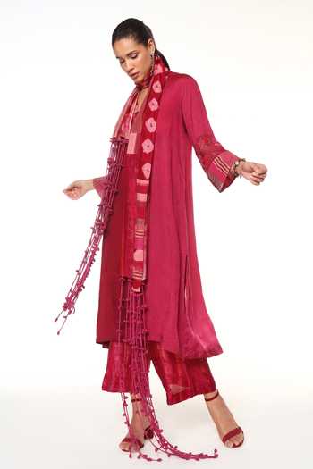 CAPISVIRLEO Pink Silk V-neck Seria Pintucked Long Shirt Tunic Online at Aza Fashions CAPISVIRLEO_Pink Silk V-neck Seria Pintucked Long Shirt Tunic _Online_at_Aza_Fashions