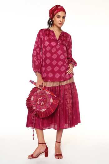 CAPISVIRLEO Pink Silk V-neck Stella Tie Dye Top Online at Aza Fashions CAPISVIRLEO_Pink Silk V-neck Stella Tie Dye Top _Online_at_Aza_Fashions