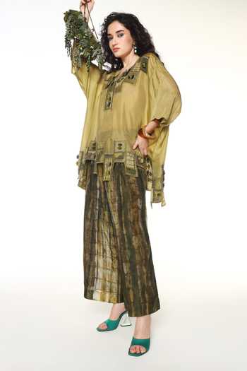 Shop CAPISVIRLEO Green Silk Split V-neck Sylvie Patchwork Kaftan Shirt Online at Aza Fashions Shop_CAPISVIRLEO_Green Silk Split V-neck Sylvie Patchwork Kaftan Shirt _Online_at_Aza_Fashions