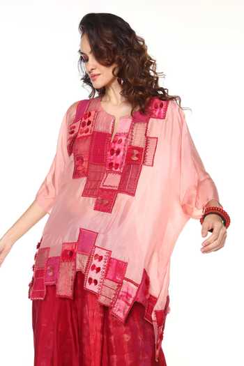 Shop CAPISVIRLEO Pink Silk Split V-neck Sylvie Patchwork Kaftan Shirt Online at Aza Fashions Shop_CAPISVIRLEO_Pink Silk Split V-neck Sylvie Patchwork Kaftan Shirt _Online_at_Aza_Fashions