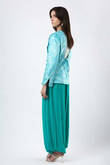 Limerick By Abirr N' Nanki Blue Satin Plunge Neck Scallop Textured Pattern Jacket Online at Aza Fashions Limerick By Abirr N' Nanki_Blue Satin Plunge Neck Scallop Textured Pattern Jacket _Online_at_Aza_Fashions