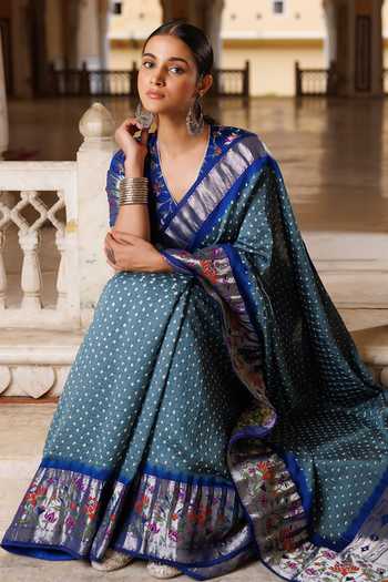 Buy_Geroo Jaipur_Blue Silk, Brocade V-neck Bandhani Saree Set _Online_at_Aza_Fashions