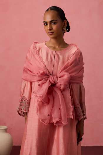 Buy_Janki India_Peach Cotton, Organza, Chanderi Round Neck Embroidered Kurta Set 